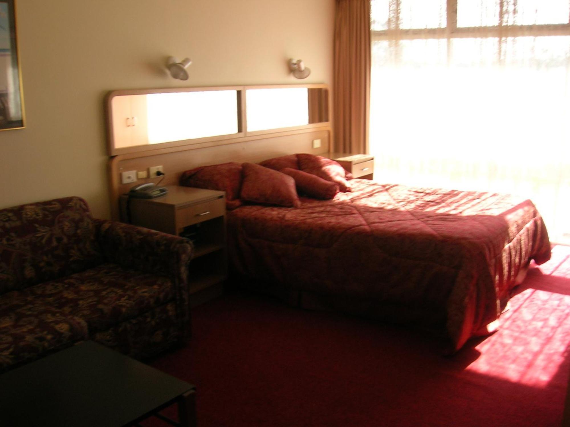 Peninsula Motor Inn Tyabb エクステリア 写真