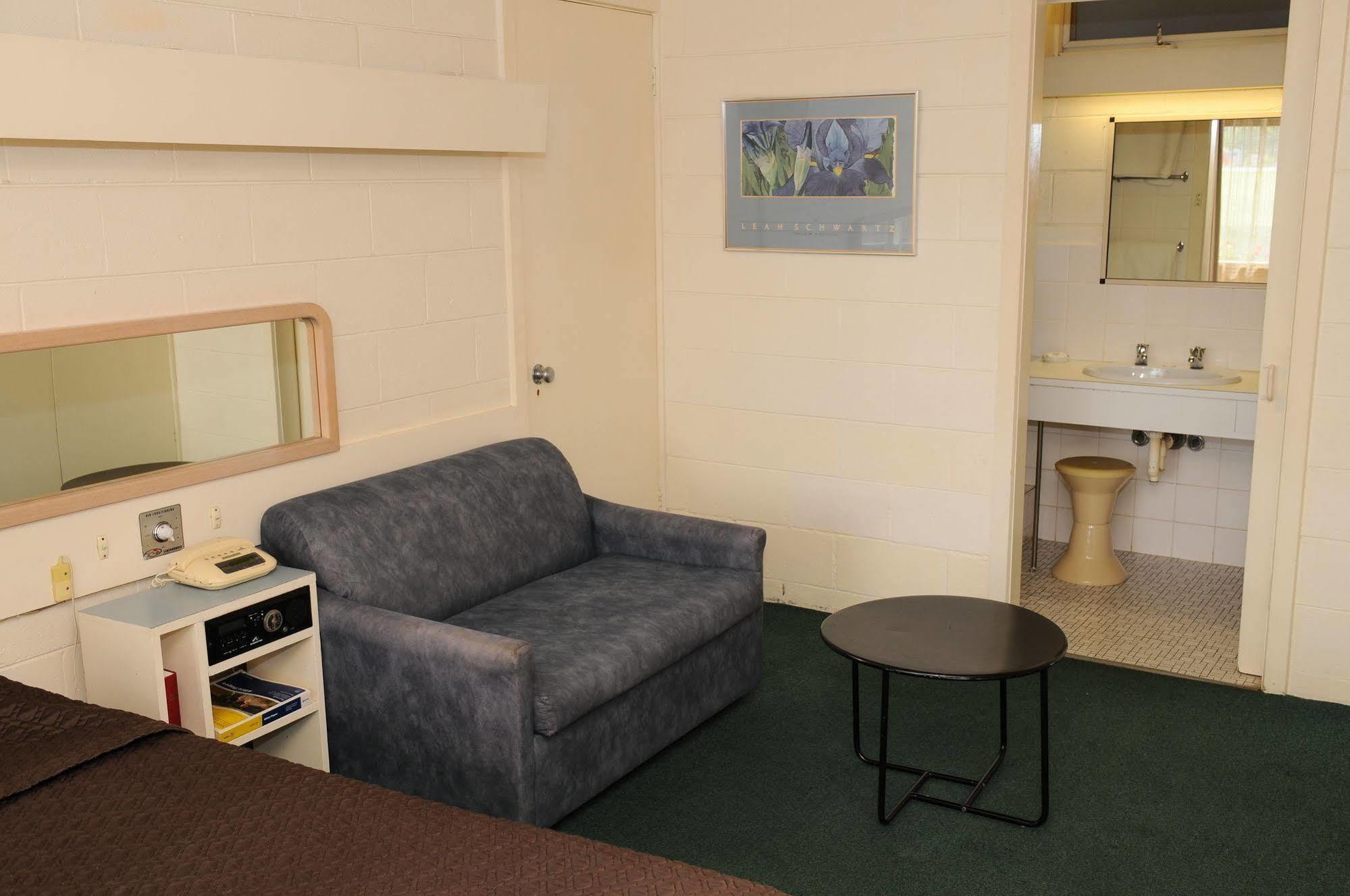 Peninsula Motor Inn Tyabb エクステリア 写真