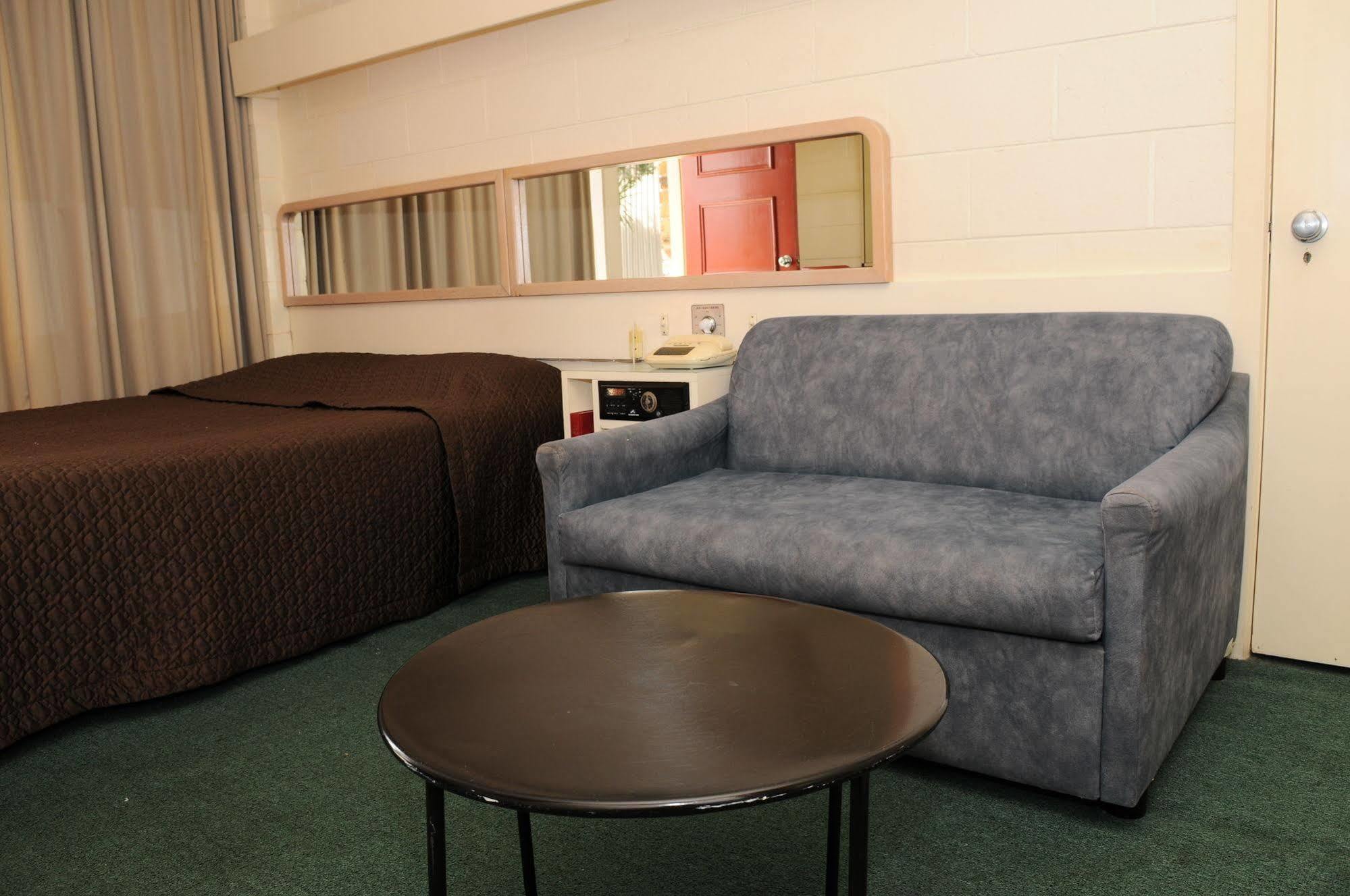 Peninsula Motor Inn Tyabb エクステリア 写真